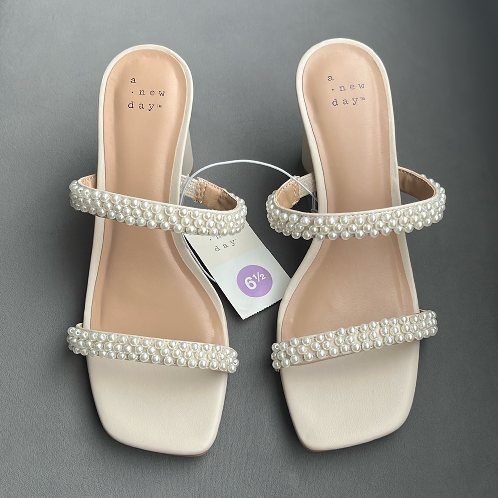 A new day Audra pearl mule heels size 6.5
